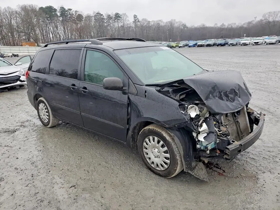 2010 TOYOTA SIENNA CE  