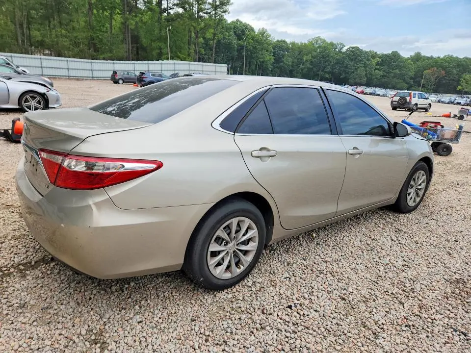 2015 TOYOTA CAMRY LE  
