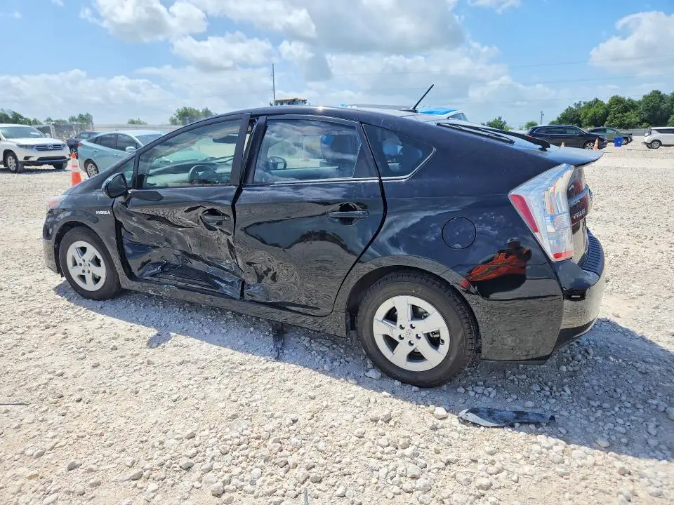 2010 TOYOTA PRIUS III  