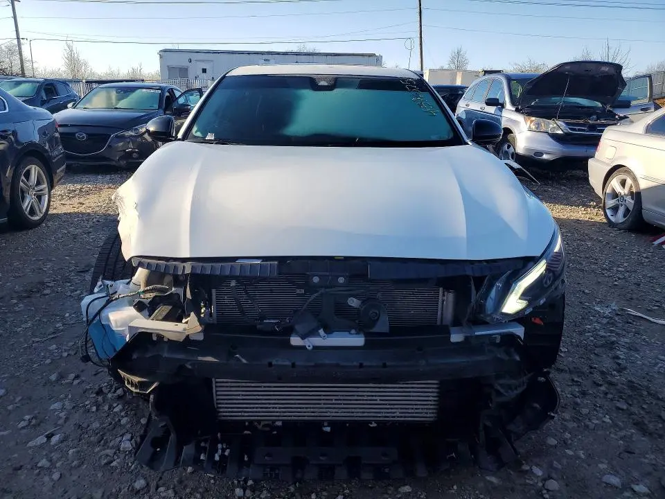 2023 NISSAN ALTIMA 2.0 SR  