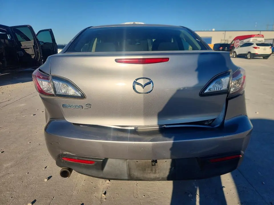 2010 MAZDA 3 I  