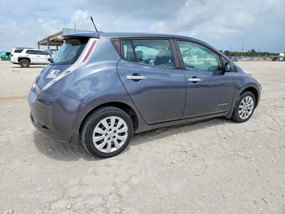 2013 NISSAN LEAF S  