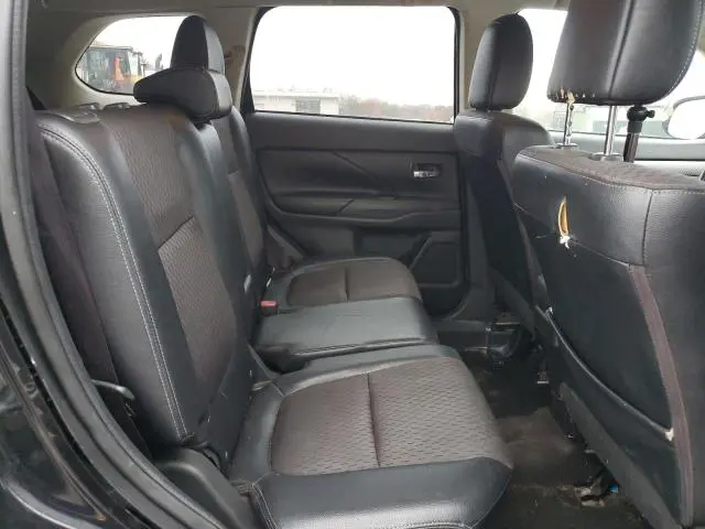 2015 MITSUBISHI OUTLANDER SE  