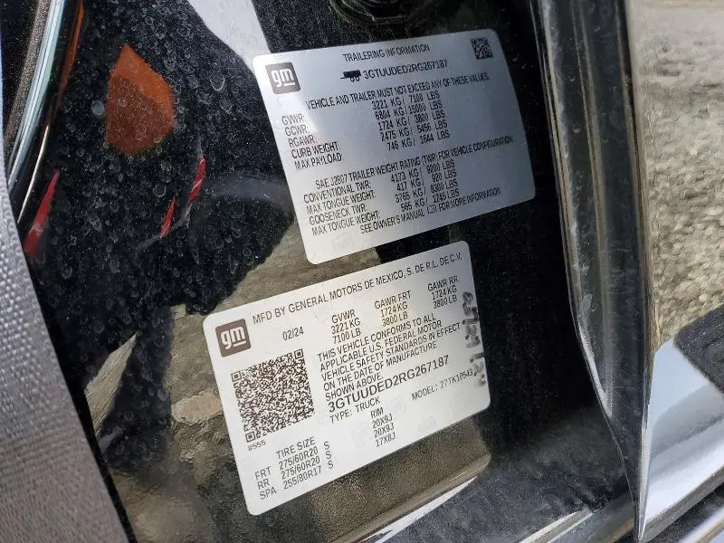 2024 GMC SIERRA K1500 SLT  