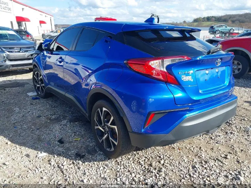 2020 TOYOTA C-HR XLE