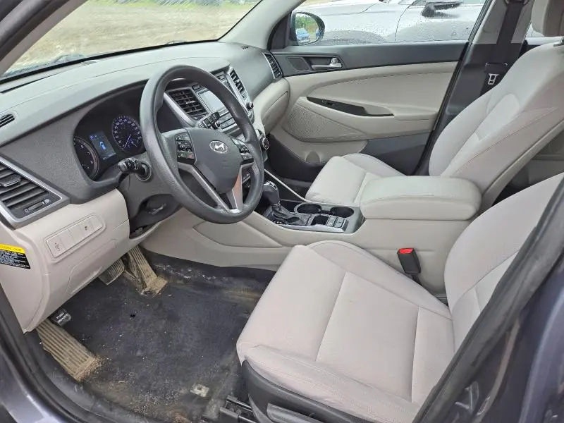 2017 HYUNDAI TUCSON SE  