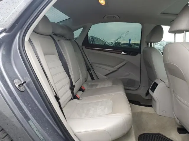 2013 VOLKSWAGEN PASSAT SEL