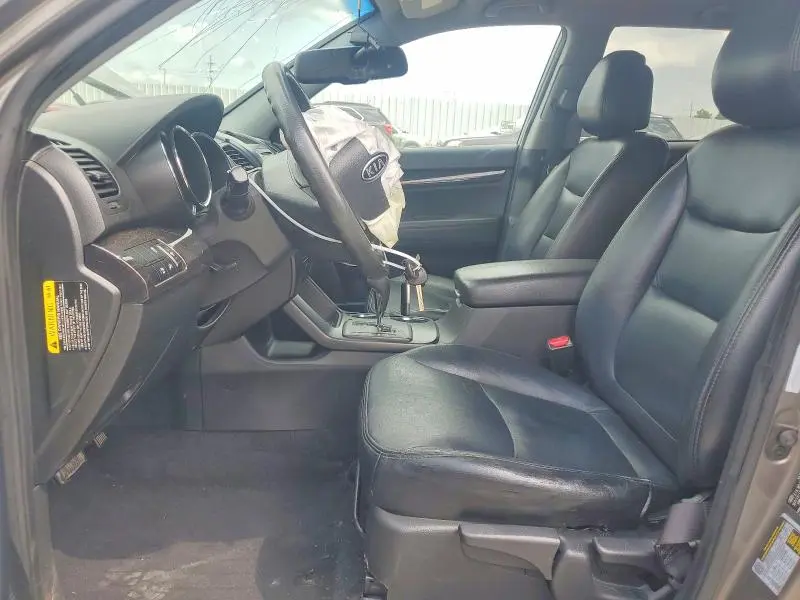 2013 KIA SORENTO LX  