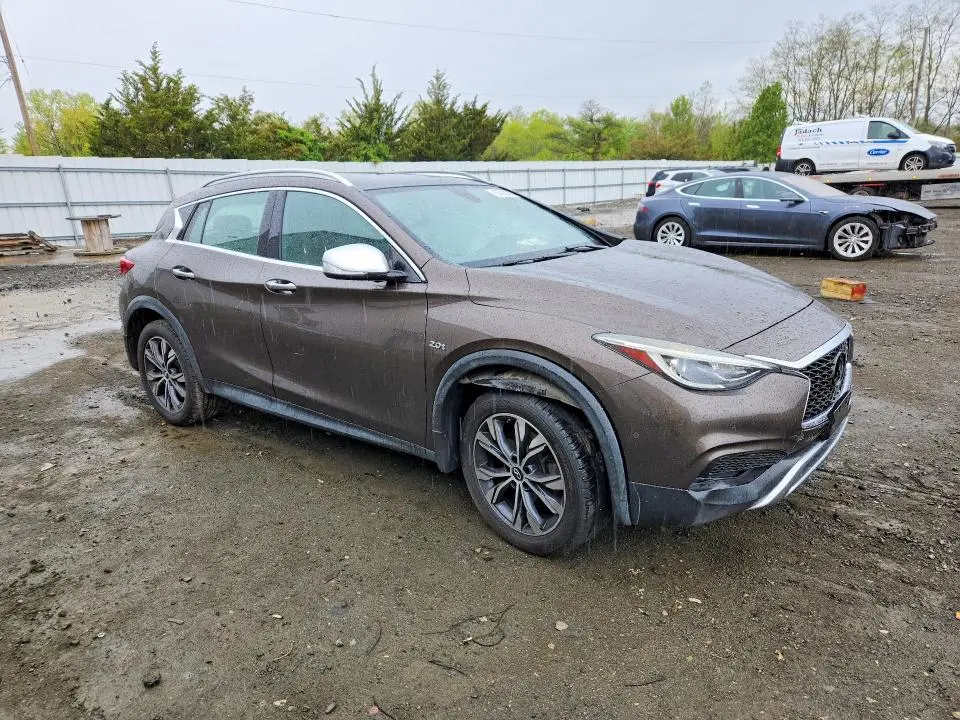 2017 INFINITI QX30 PREMIUM  