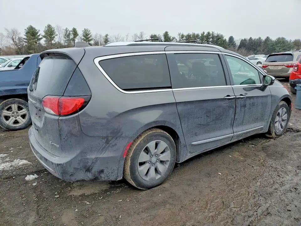 2018 CHRYSLER PACIFICA HYBRID LIMITED  