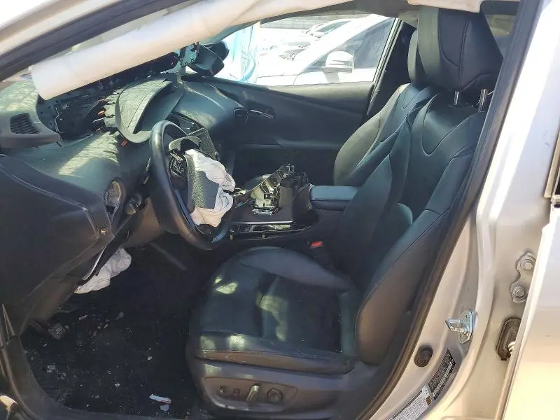 2019 TOYOTA PRIUS XLE  