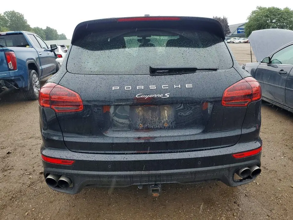 2018 PORSCHE CAYENNE S  