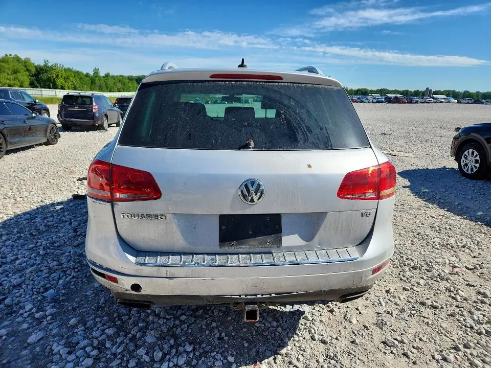 2014 VOLKSWAGEN TOUAREG V6  