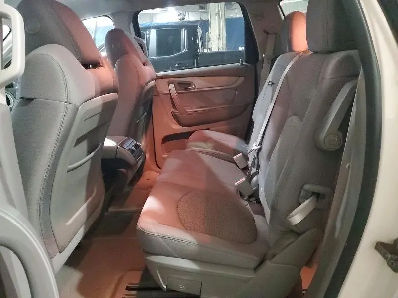 2013 CHEVROLET TRAVERSE LS  