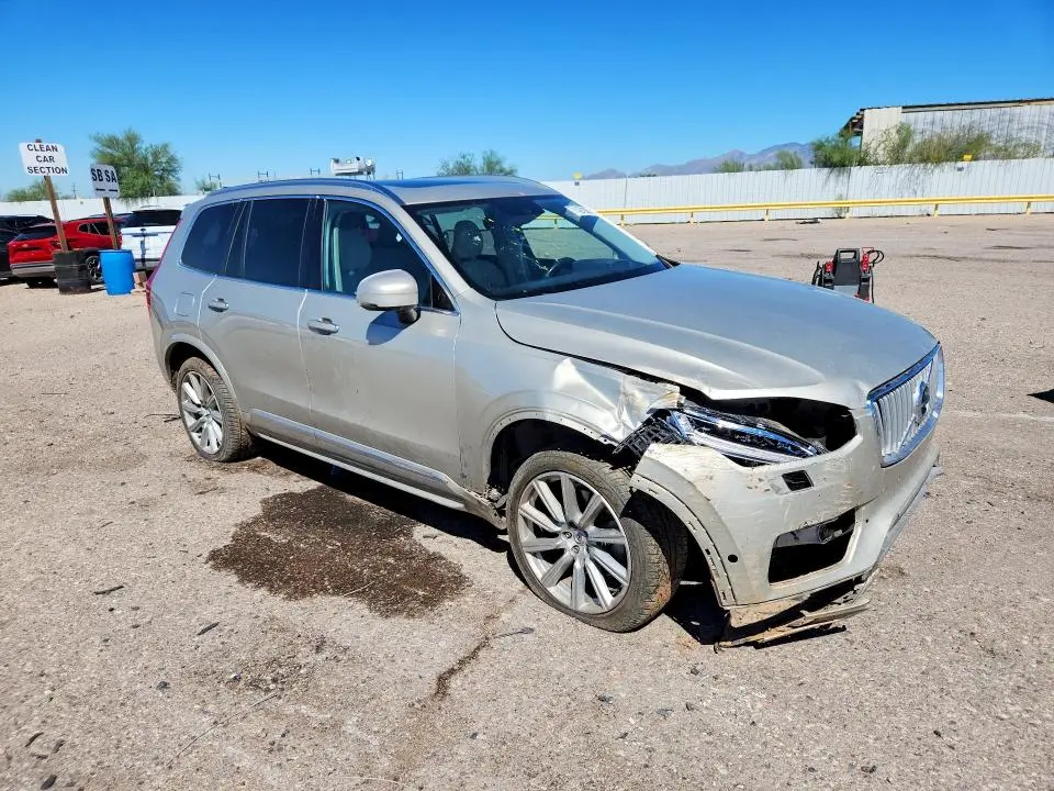 2016 VOLVO XC90 T6  