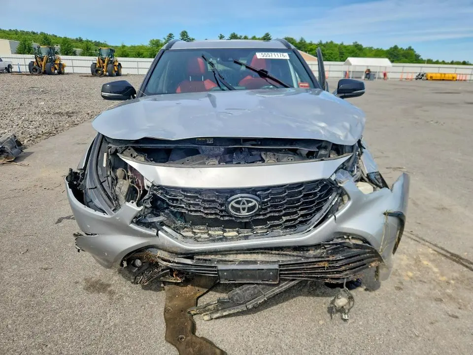 2021 TOYOTA HIGHLANDER XSE  