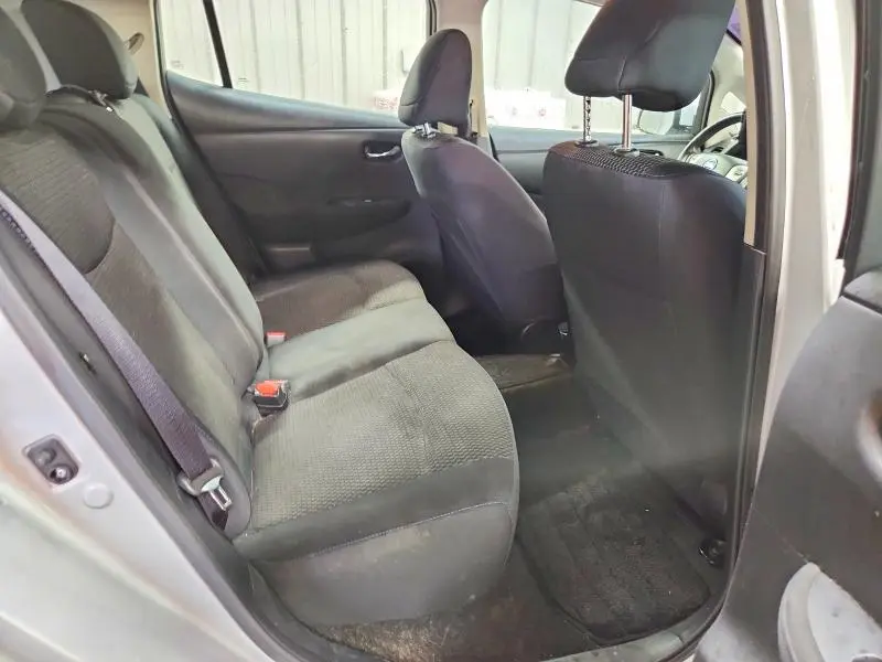2015 NISSAN LEAF S  