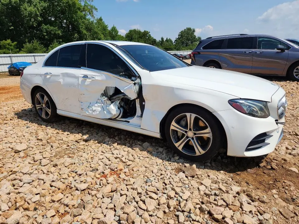 2017 MERCEDES-BENZ 300   