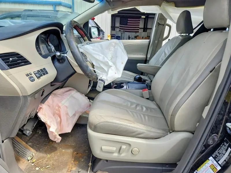 2011 TOYOTA SIENNA LIMITED 7-PASSENGER  
