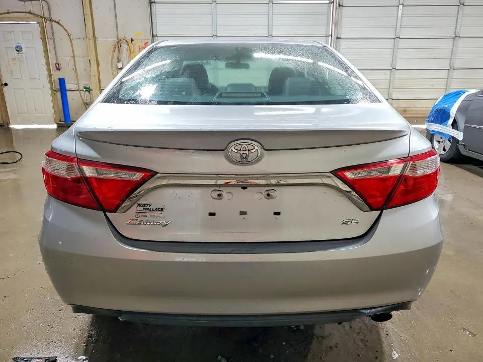 2017 TOYOTA CAMRY SE  