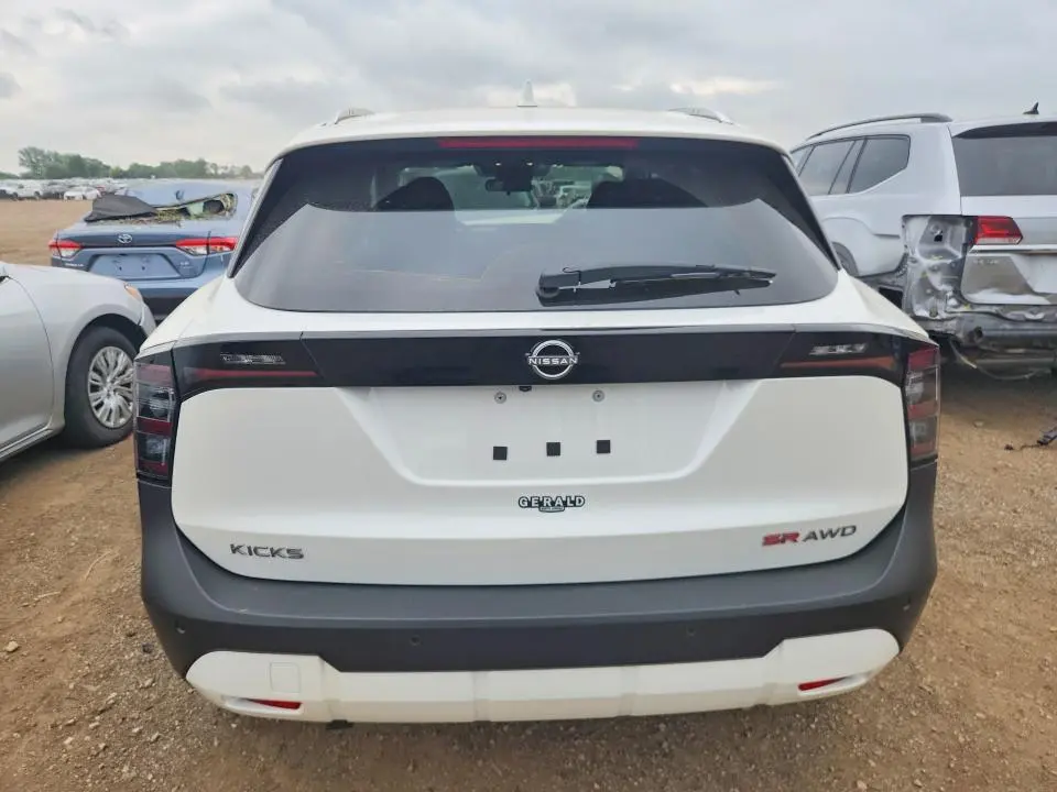 2025 NISSAN KICKS SR  