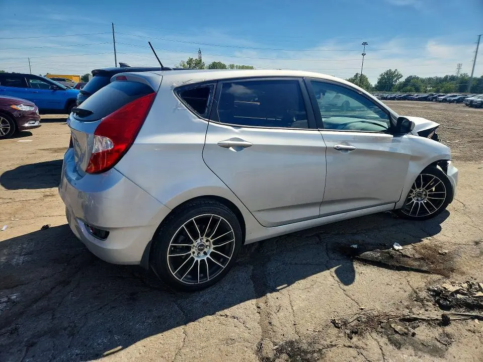 2012 HYUNDAI ACCENT GS  