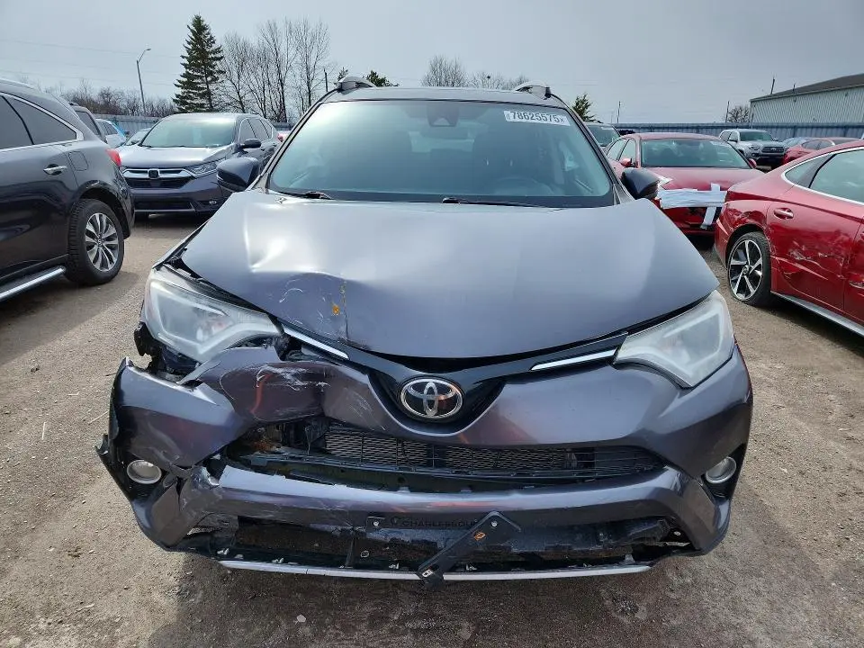 2017 TOYOTA RAV4 XLE  