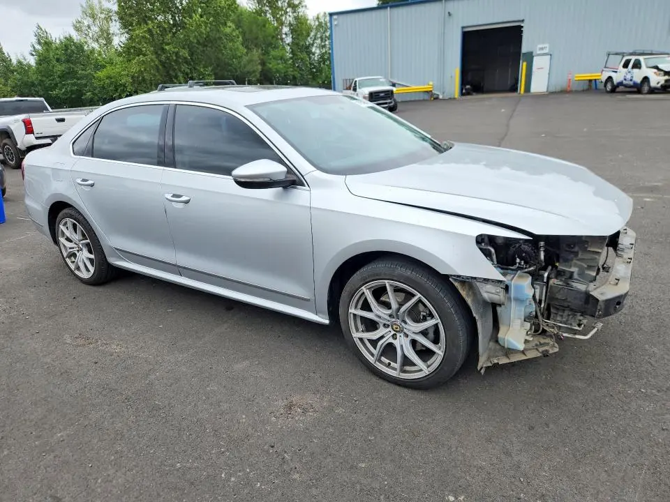 2017 VOLKSWAGEN PASSAT SE  