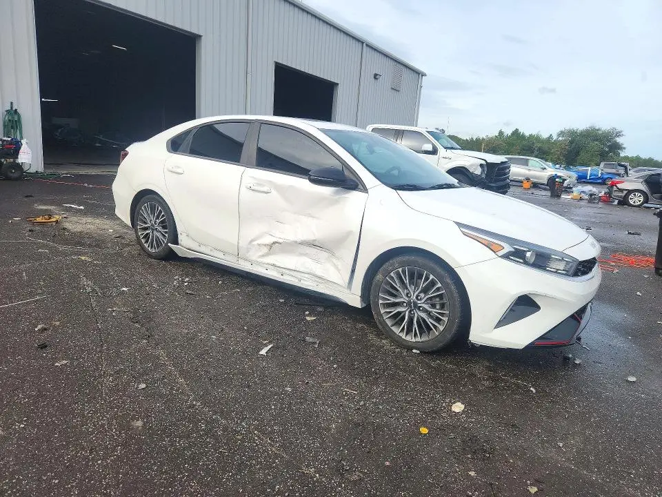 2023 KIA FORTE GT LINE  