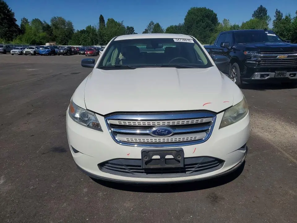 2011 FORD TAURUS SE  