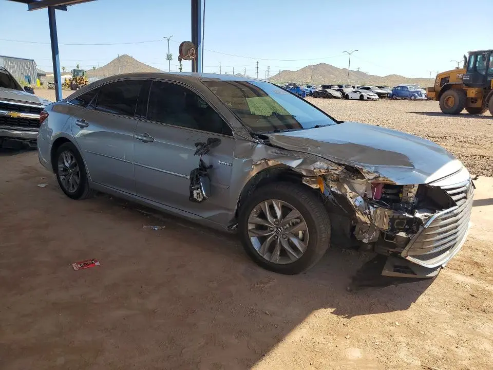 2019 TOYOTA AVALON   