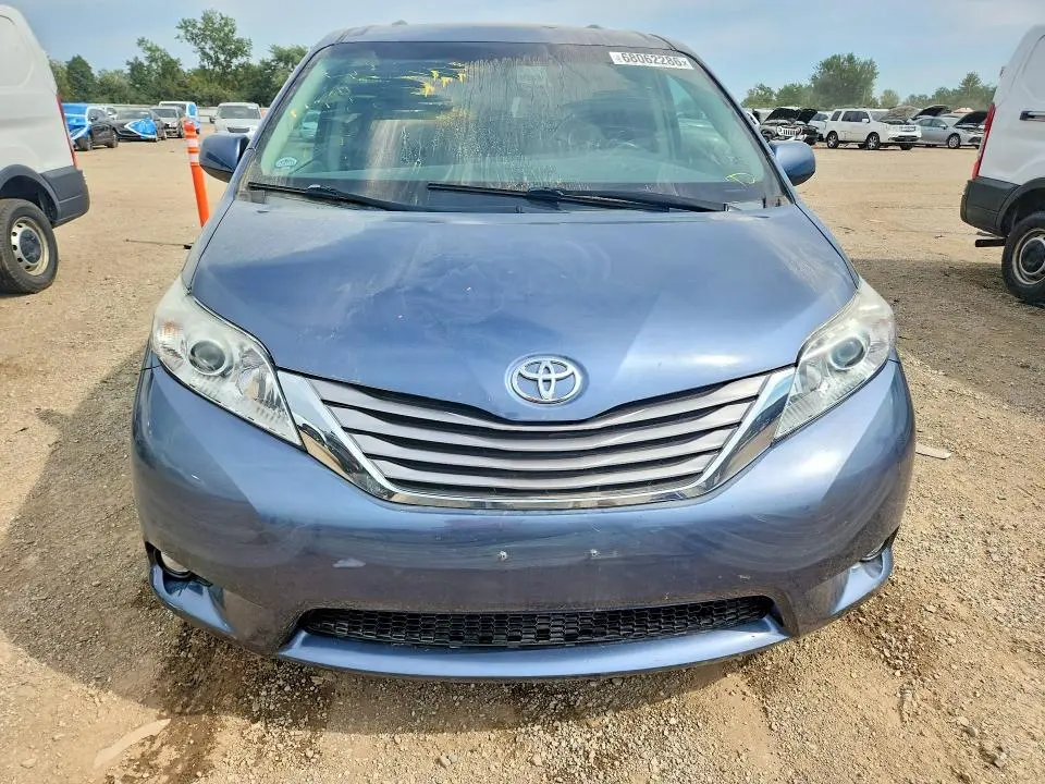 2015 TOYOTA SIENNA XLE 8-PASSENGER  