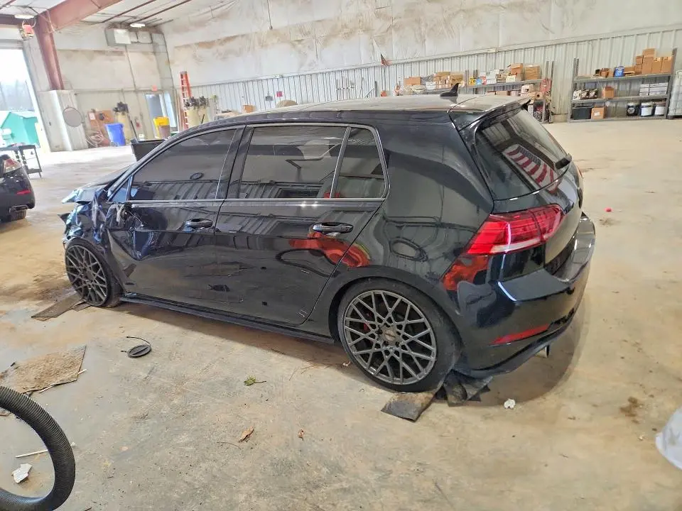 2021 VOLKSWAGEN GTI S  