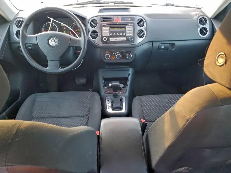 2010 VOLKSWAGEN TIGUAN SE  
