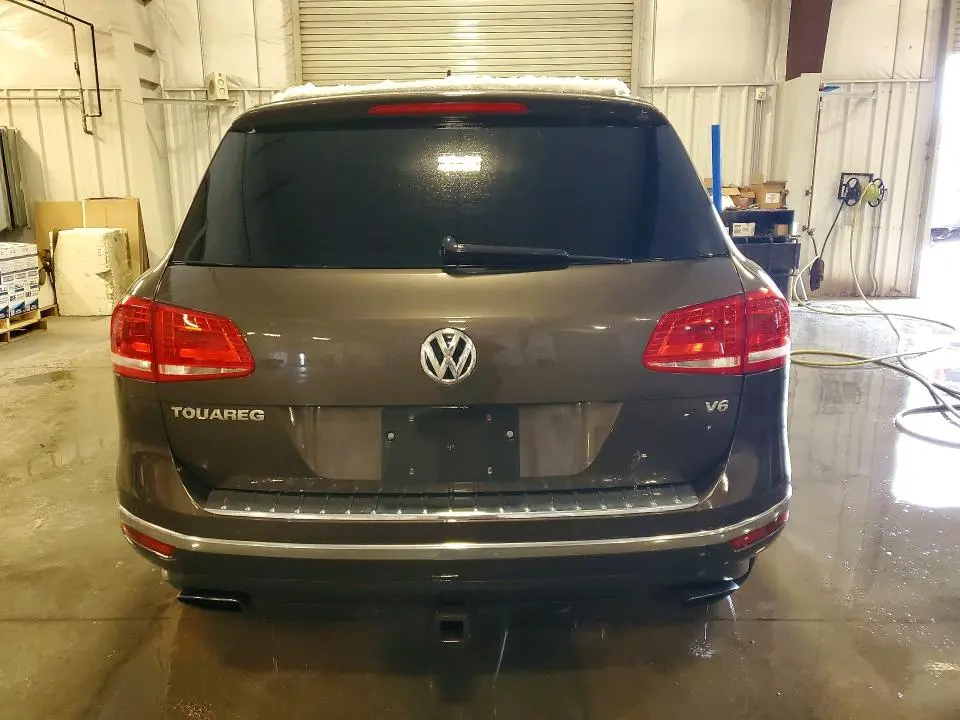 2015 VOLKSWAGEN TOUAREG V6  