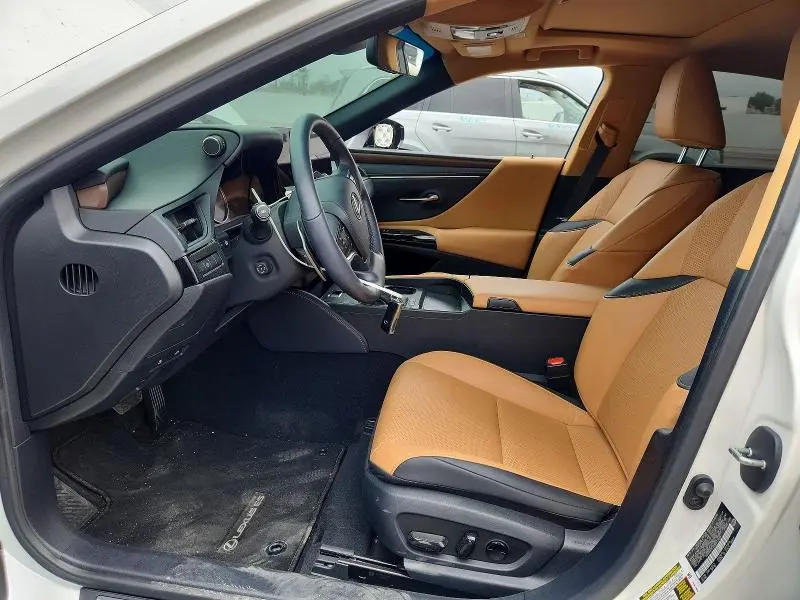 2025 LEXUS ES 300H BASE  