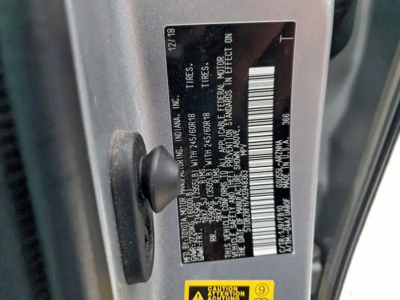 2019 TOYOTA HIGHLANDER LE  