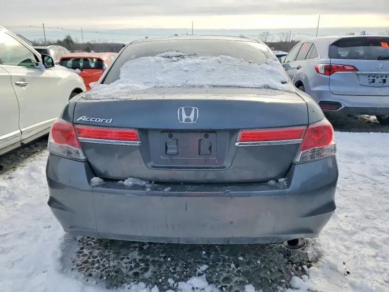 2011 HONDA ACCORD LX  