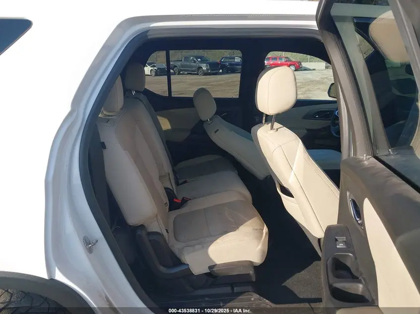 2022 CHEVROLET TRAVERSE AWD LS