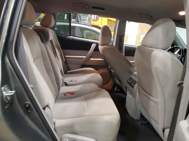 2011 TOYOTA HIGHLANDER BASE  