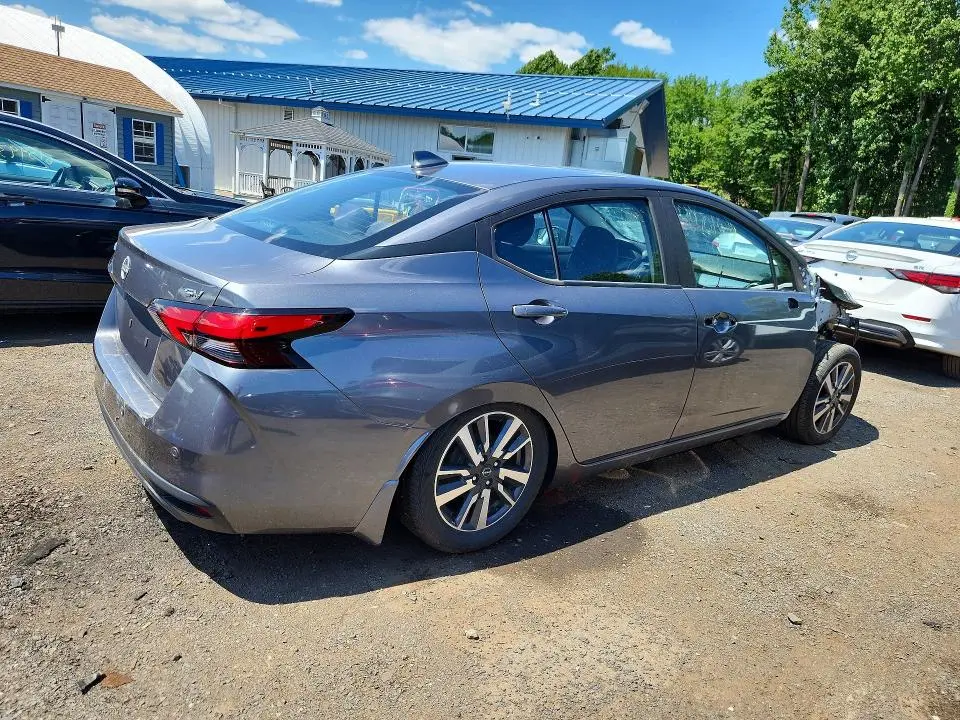 2023 NISSAN VERSA SV  