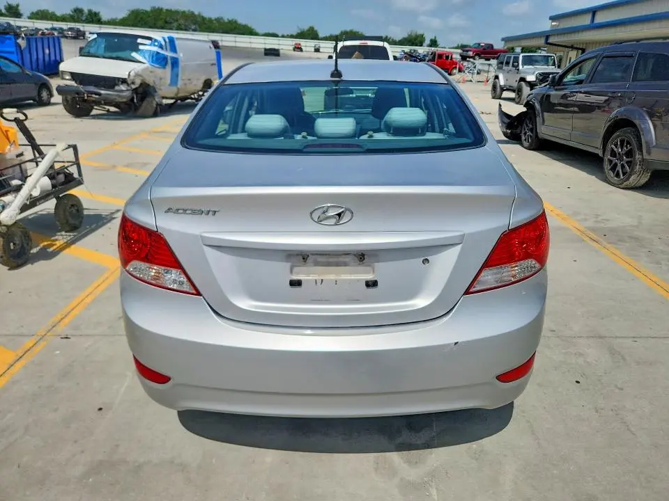 2012 HYUNDAI ACCENT GLS  