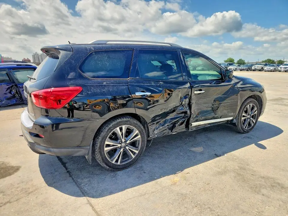 2017 NISSAN PATHFINDER PLATINUM  