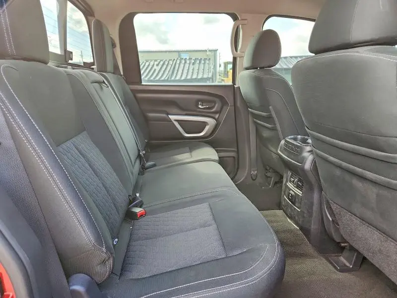 2018 NISSAN TITAN SV  