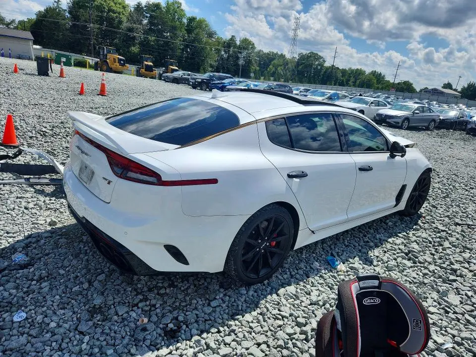 2022 KIA STINGER GT2  