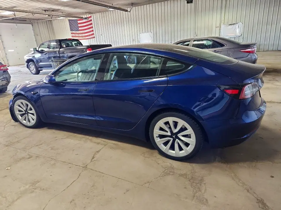 2021 TESLA MODEL 3   