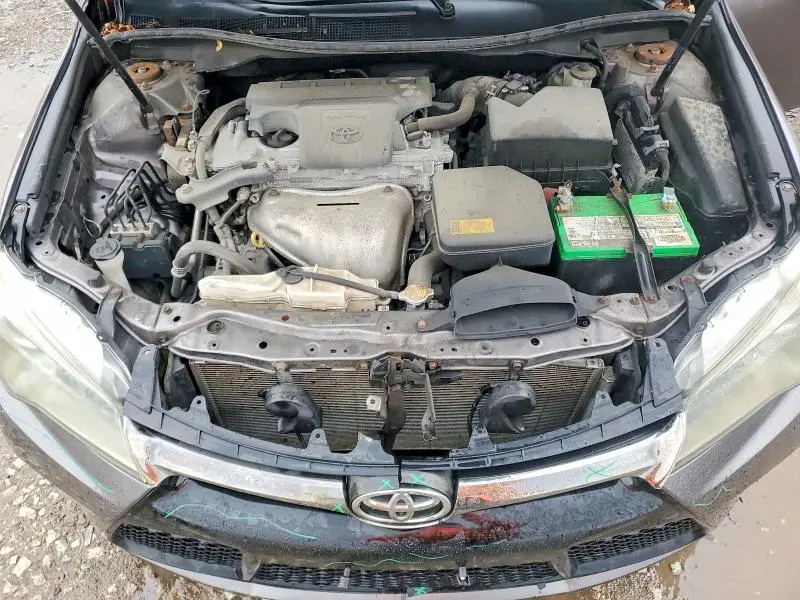 2015 TOYOTA CAMRY SE  
