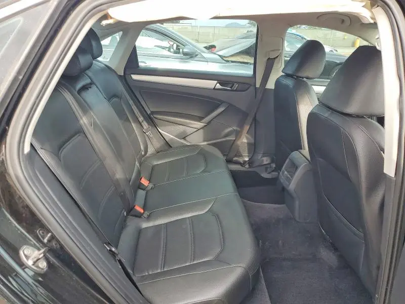 2012 VOLKSWAGEN PASSAT SE  