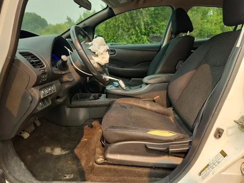 2013 NISSAN LEAF S  