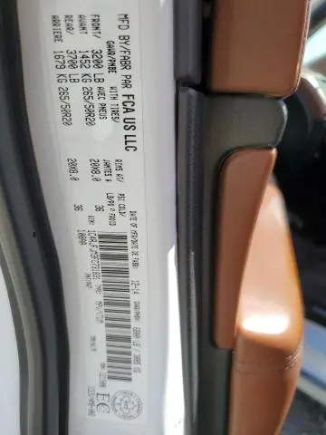 2015 JEEP GRAND CHEROKEE SUMMIT  